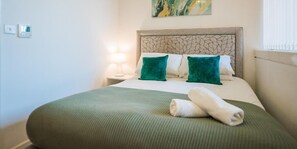 2 habitaciones, tabla de planchar con plancha y wifi gratis 