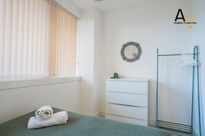 2 chambres, fer et planche à repasser, Wi-Fi gratuit, draps fournis