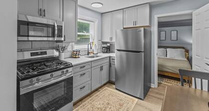 Charming 1BR Close to Downtown!
