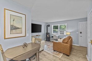 TV, fireplace - Charming 1BR Close to Downtown! (Winooski)