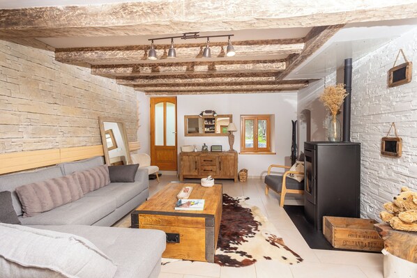 Télévision, cheminée