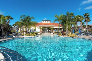 Piscine extérieure, piscine chauffée