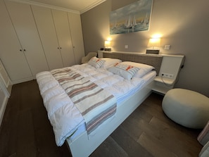 1 bedroom, iron/ironing board, travel cot, free WiFi - Fewo mit Sauna u. Schwimmbad, TOP Lage, 50 m zur Fuzo und 300 m zum Strand (Sylt)