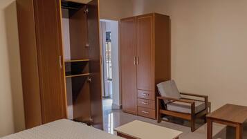 Standard Single Room, 1 Large Twin Bed, Non Smoking, Garden View | Living area | Computer monitors, printers