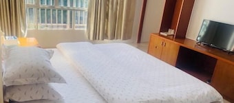 Chongzuo City Middle Business Hotel