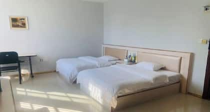 Chongzuo City Middle Business Hotel