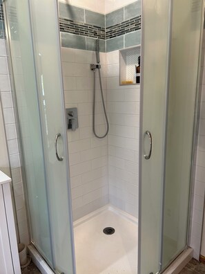 Bruser, håndklæder, Sæbe, Toiletpapir