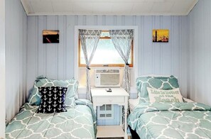 5 slaapkamers, een strijkplank/strijkijzer, wifi, beddengoed