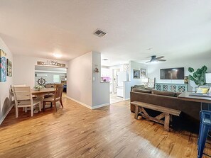 Smart TV, video games, table tennis, stereo