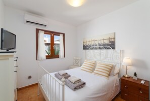 3 bedrooms, in-room safe, iron/ironing board, free WiFi - 234 - Villa Reinosa (LH234) (Playa Blanca)
