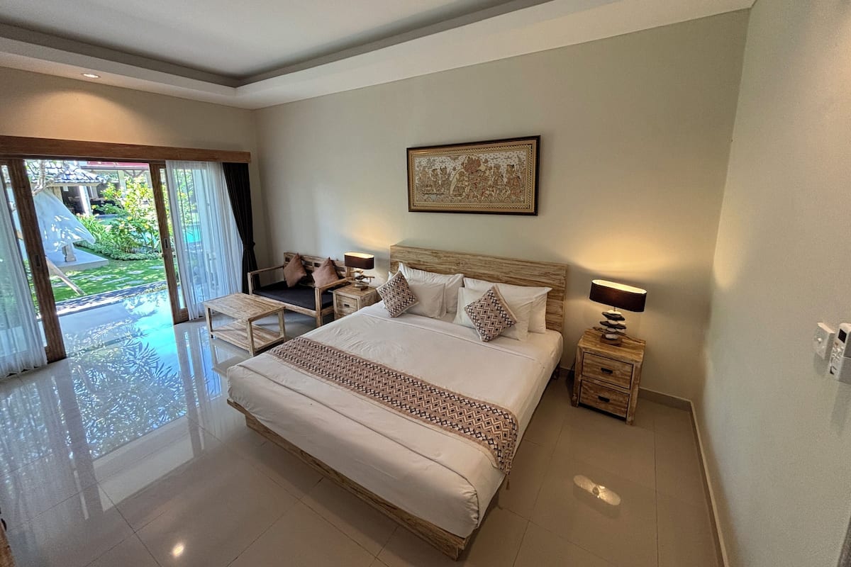 Premium Double Room, Pool View | Minibar, free WiFi, bed sheets