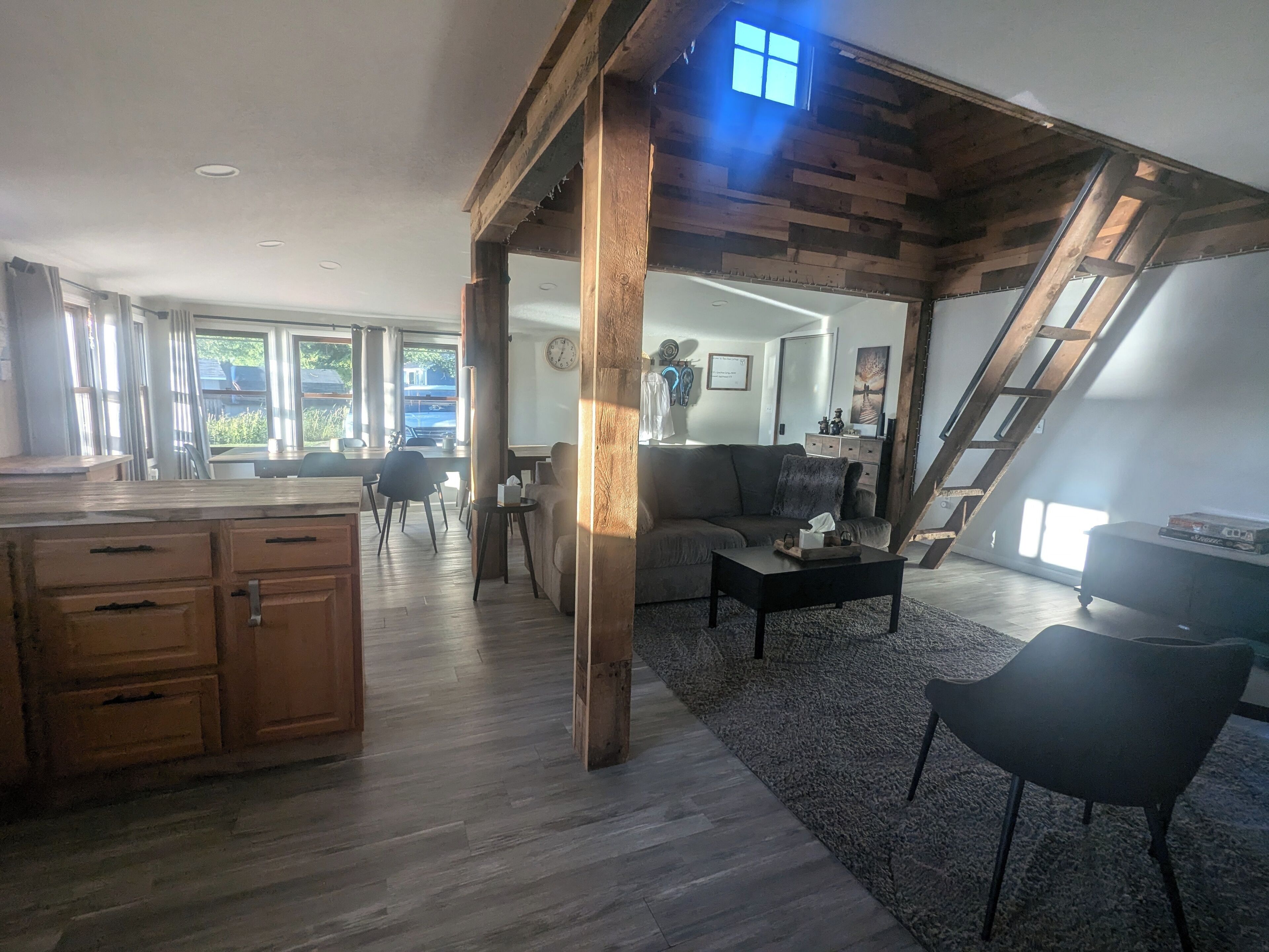 智能电视、壁炉、电子游戏、书