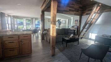 Smart-TV, peis, videospill og bøker