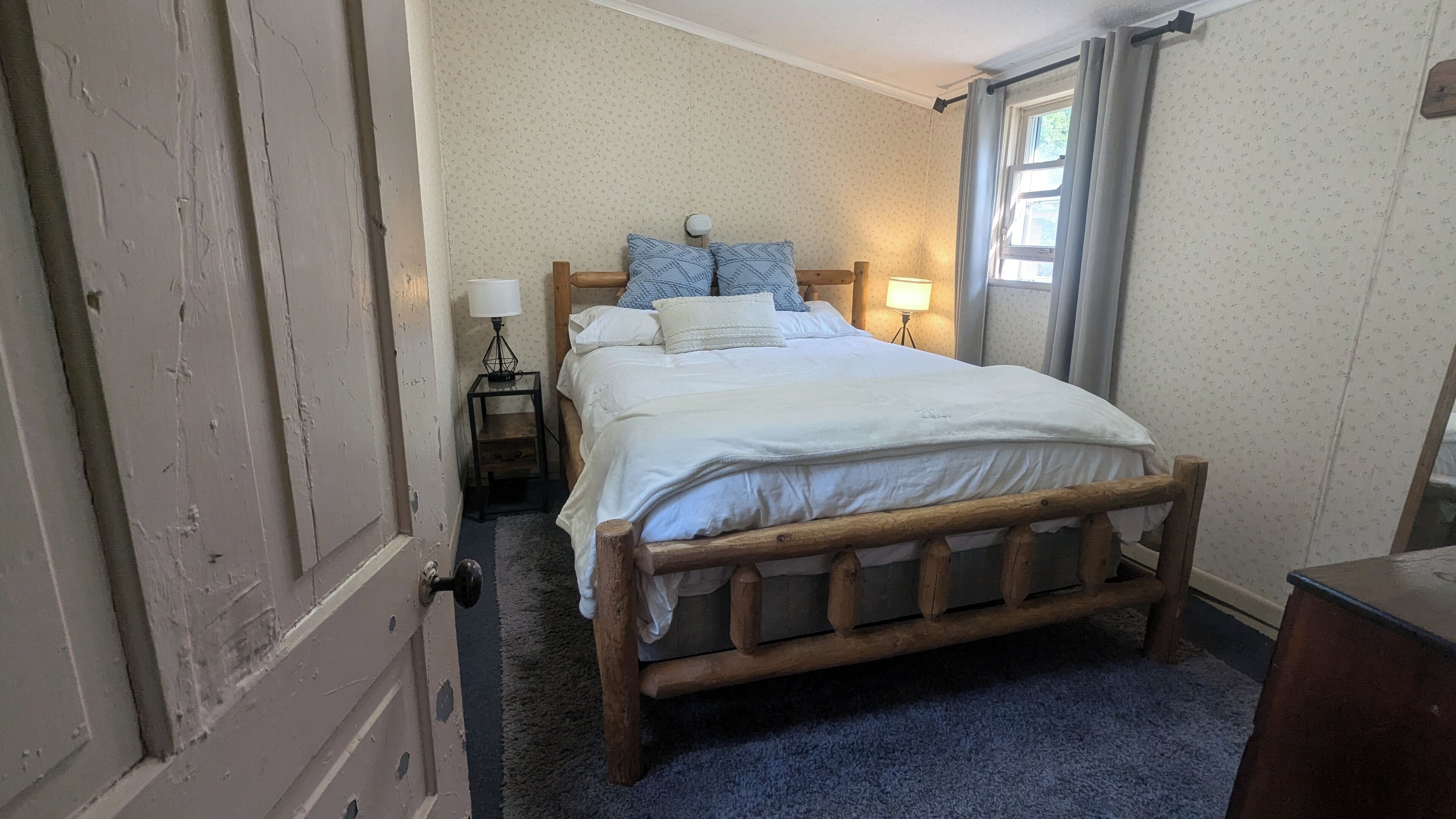 4 bedrooms, free WiFi, bed sheets, wheelchair access