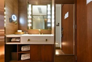 Bathroom - James Joyce Coffetel (Culture Center Metro Station, Youyi Road) (Tianjin)