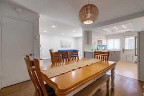 Dining - Cypress-Charming 3-bedroom home with AC, WiFi & Pool, close to Disney & Beaches (Cypress)