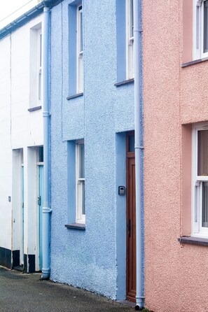 تفاصيل الفندق من الخارج