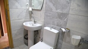 Basic Room, Mountain View | Bathroom | Hair dryer, towels