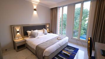 Basic Double Room | Desk, laptop workspace, soundproofing, free WiFi