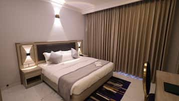 Basic Double Room | Desk, laptop workspace, soundproofing, free WiFi