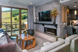 Smart-TV, Kamin, Videospiele