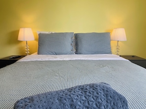 3 bedrooms, desk, iron/ironing board, free WiFi - Apartamento encantador de 3 habitaciones con vista al Cerrito del Carmén (Guatemala City)