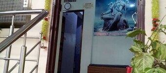 We provide best rooms at affordable prices, with all attractions in varanasi . 