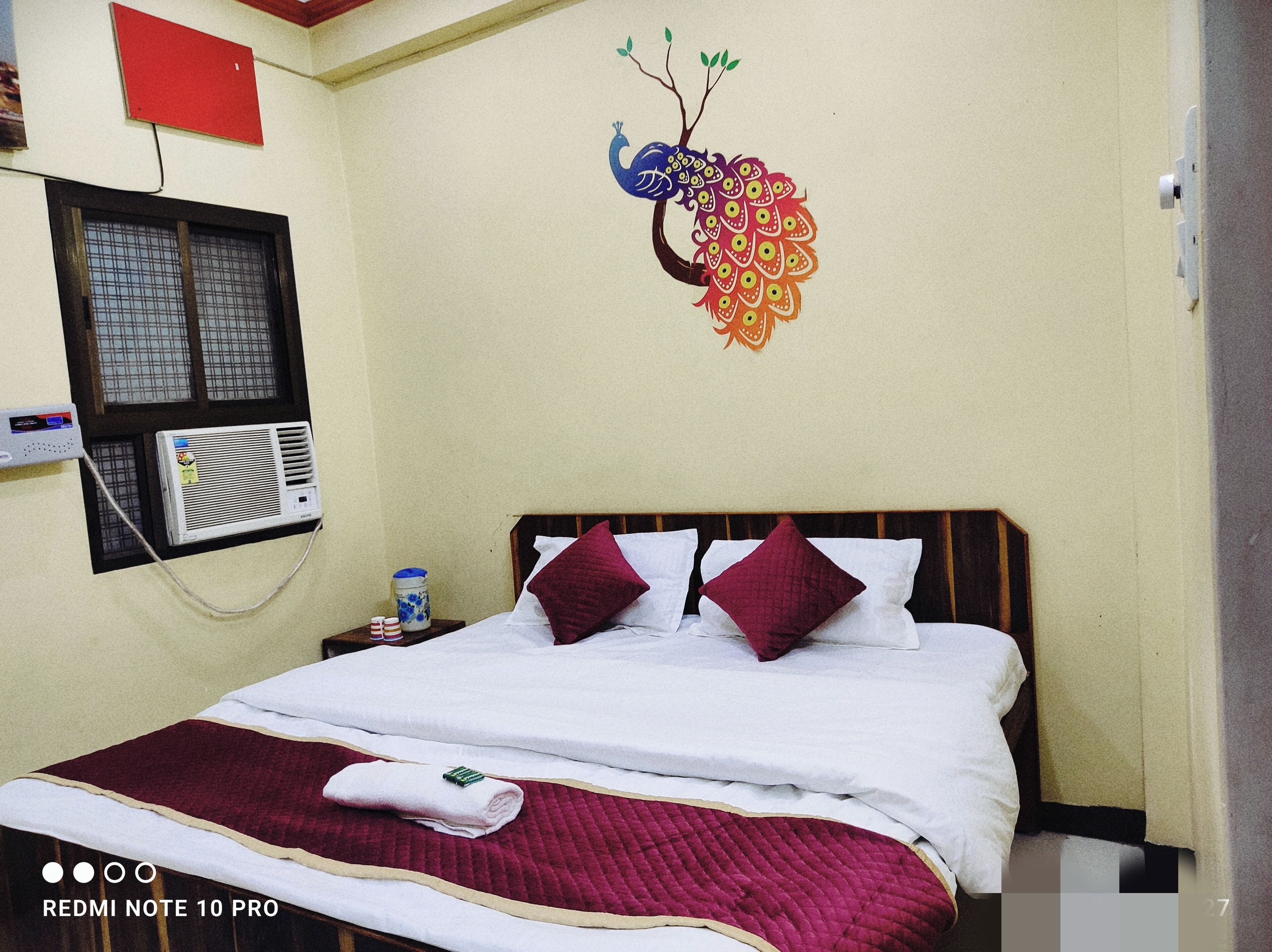 5 bedrooms, WiFi, bed sheets