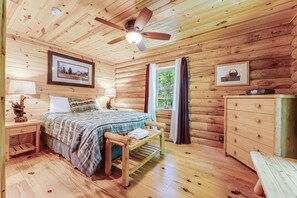 3 chambres, bureau, fer et planche à repasser, lit parapluie