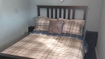 2 bedrooms, in-room safe, iron/ironing board, free WiFi