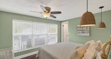 Luxe 3BR Siesta Key Home Pool