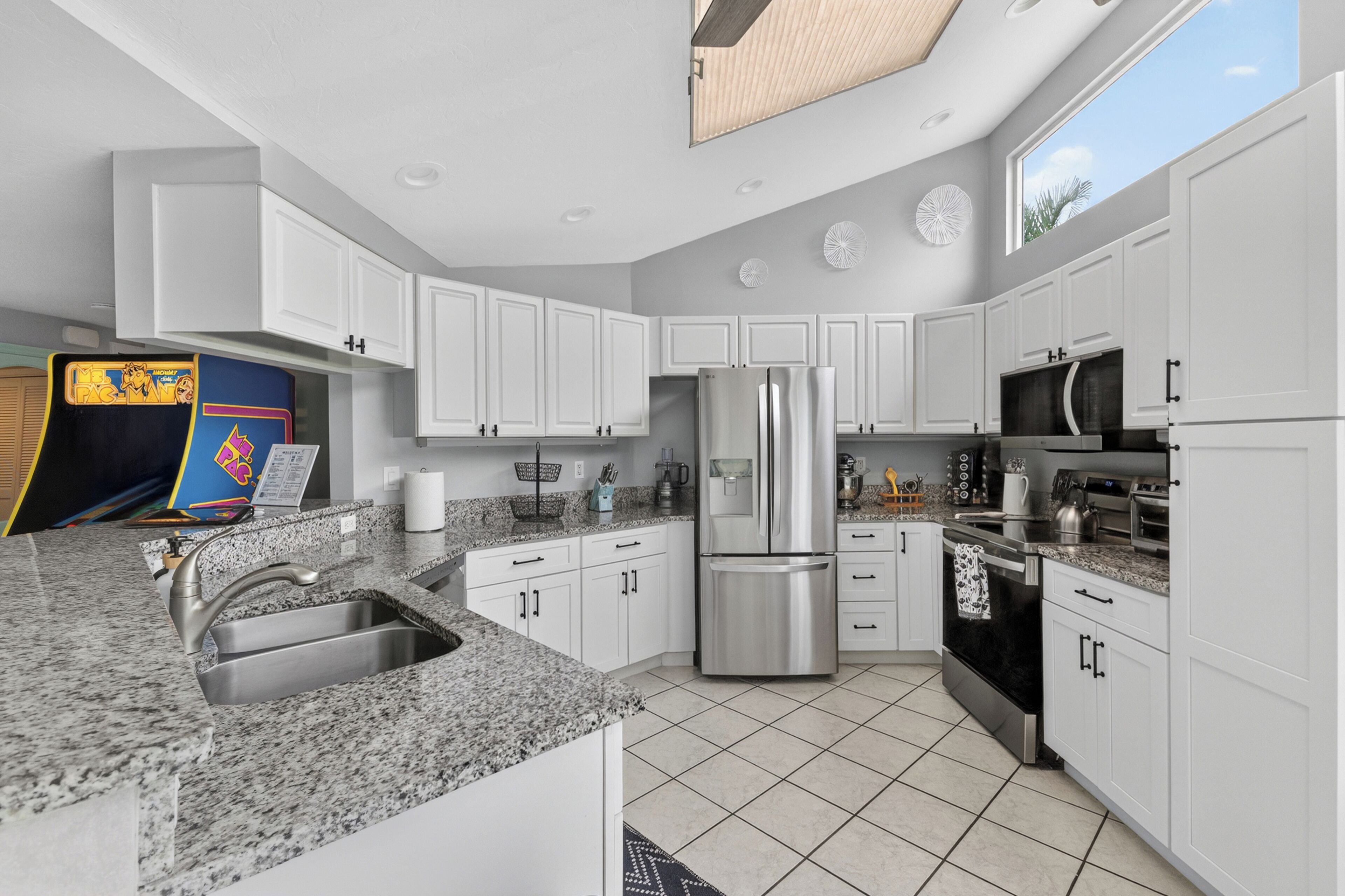 Comfort Room | Private kitchen