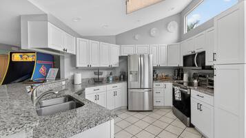 Comfort Room | Private kitchen