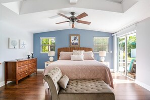 Comfort Room | 1 bedroom, iron/ironing board, free WiFi