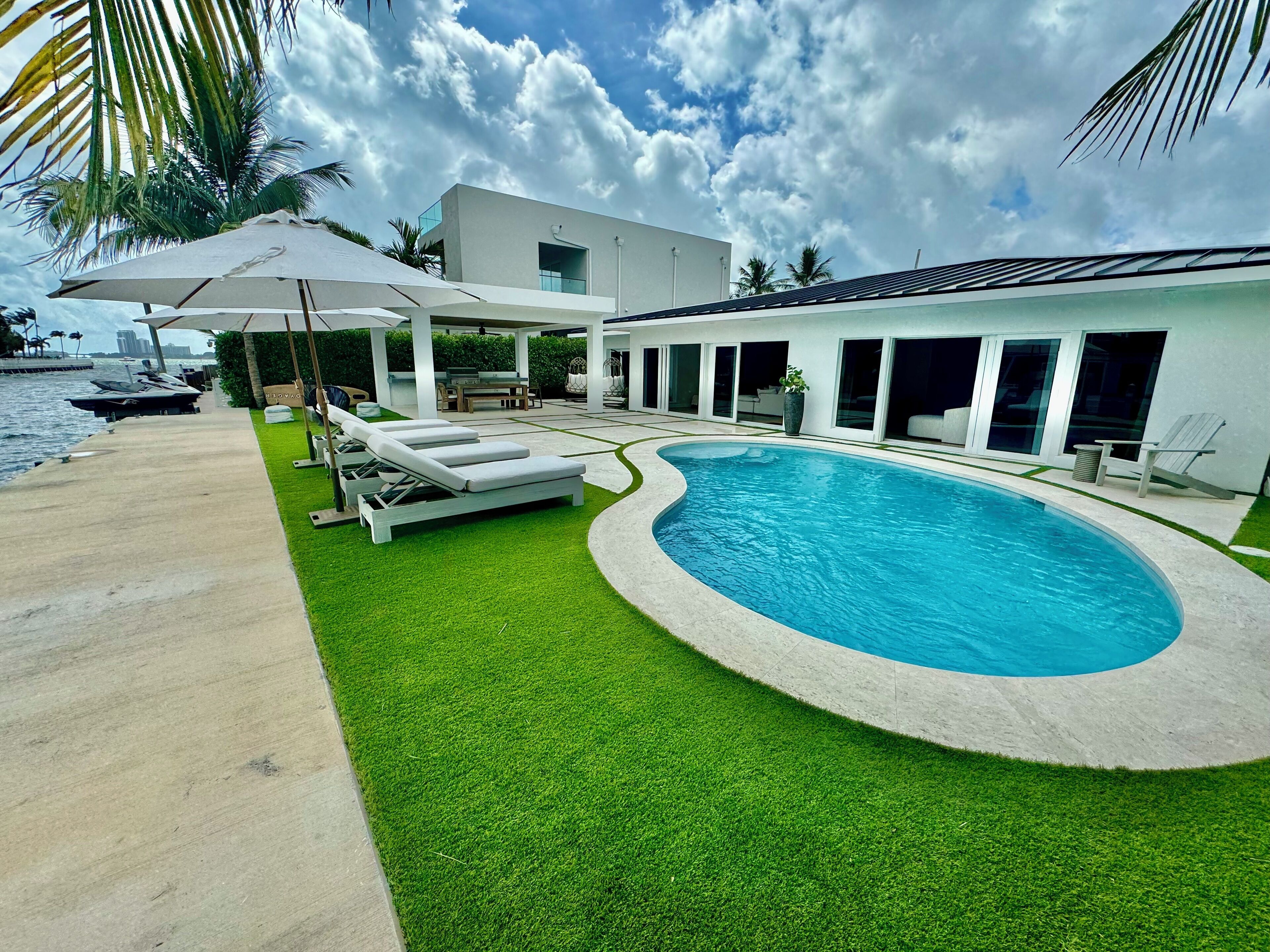 Luxury Waterfront Villa on Keystone Island
