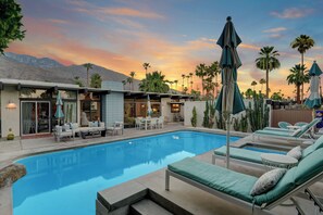 Outdoor pool, a heated pool - PS ART House in Twin Palms (Palm Springs)