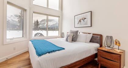 2BR/2FLR Modern Alpine Condo with Gorgeous View
