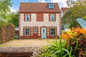 Exterior - Blossom Cottage, Brancaster, Norfolk (Brancaster)