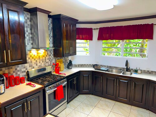 Casa Carimi - 3BR vacation home, family or group seeking relaxation & exploring.