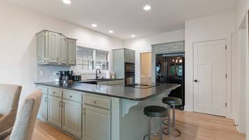 MikrovÄgsugn, ugn, spishÀll och diskmaskin