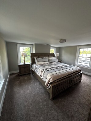 3 bedrooms, iron/ironing board, WiFi, bed sheets - Island Life 2!  2024 remodeled home on Private Waterfront Kent Island Estate  (Stevensville)