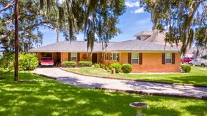 Exterior - Cozy Tidal Creek Retreat- 3 Bedrooms with Bunk Beds (Savannah)