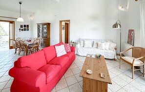 Fireplace, DVD player