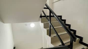 Escaleras con baranda