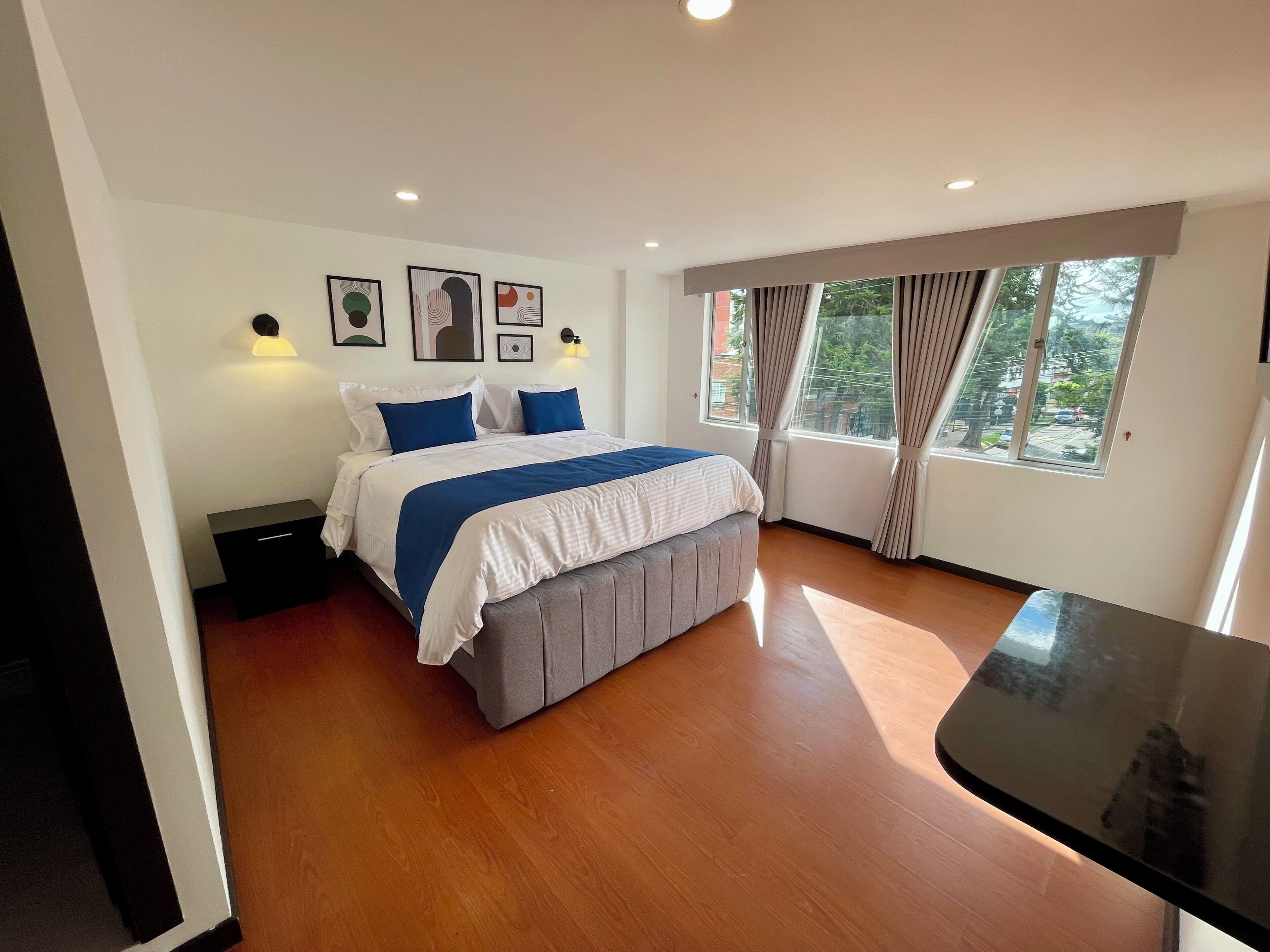 Photo - Hotel Embajada 44