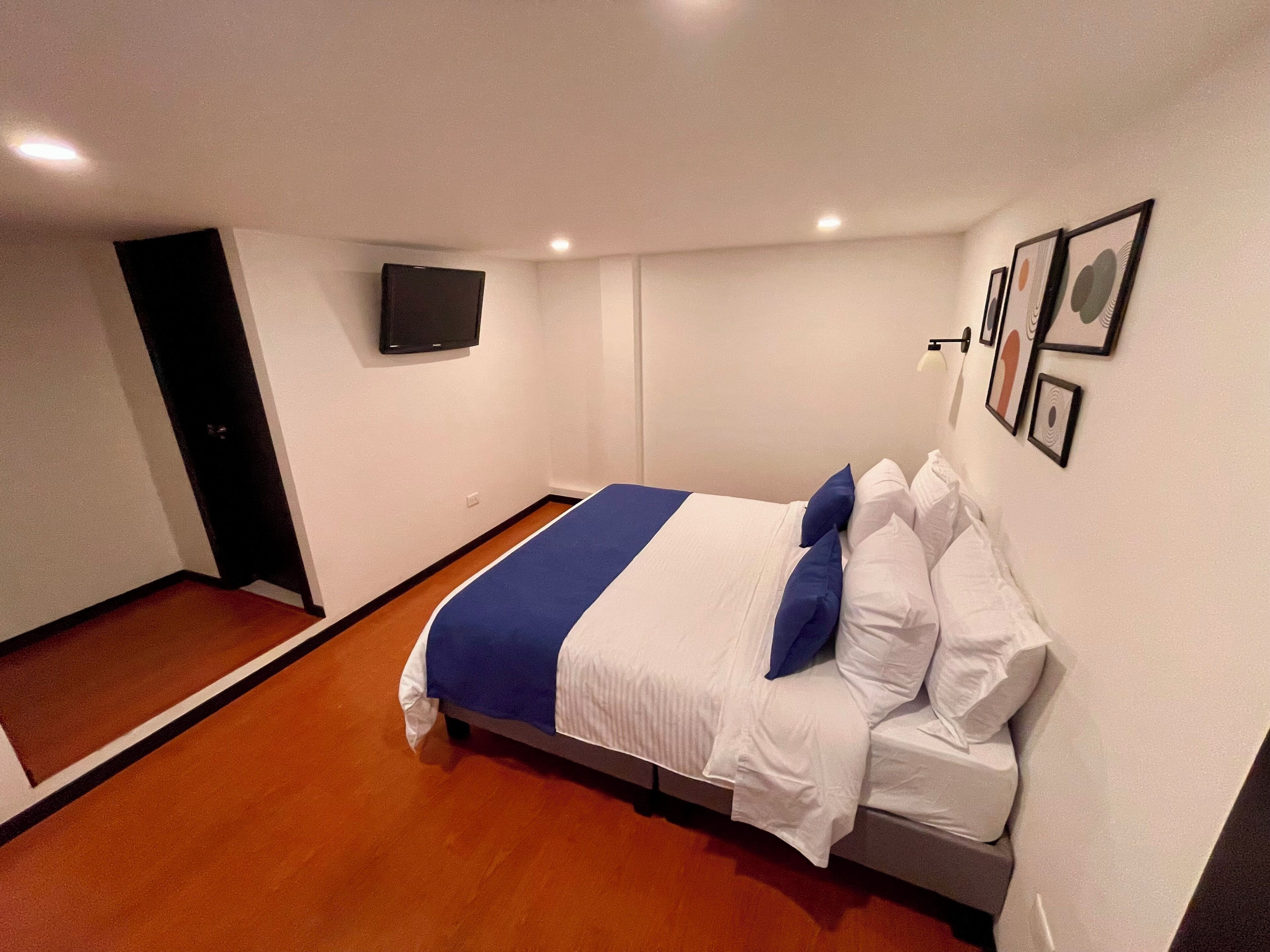 Photo - Hotel Embajada 44