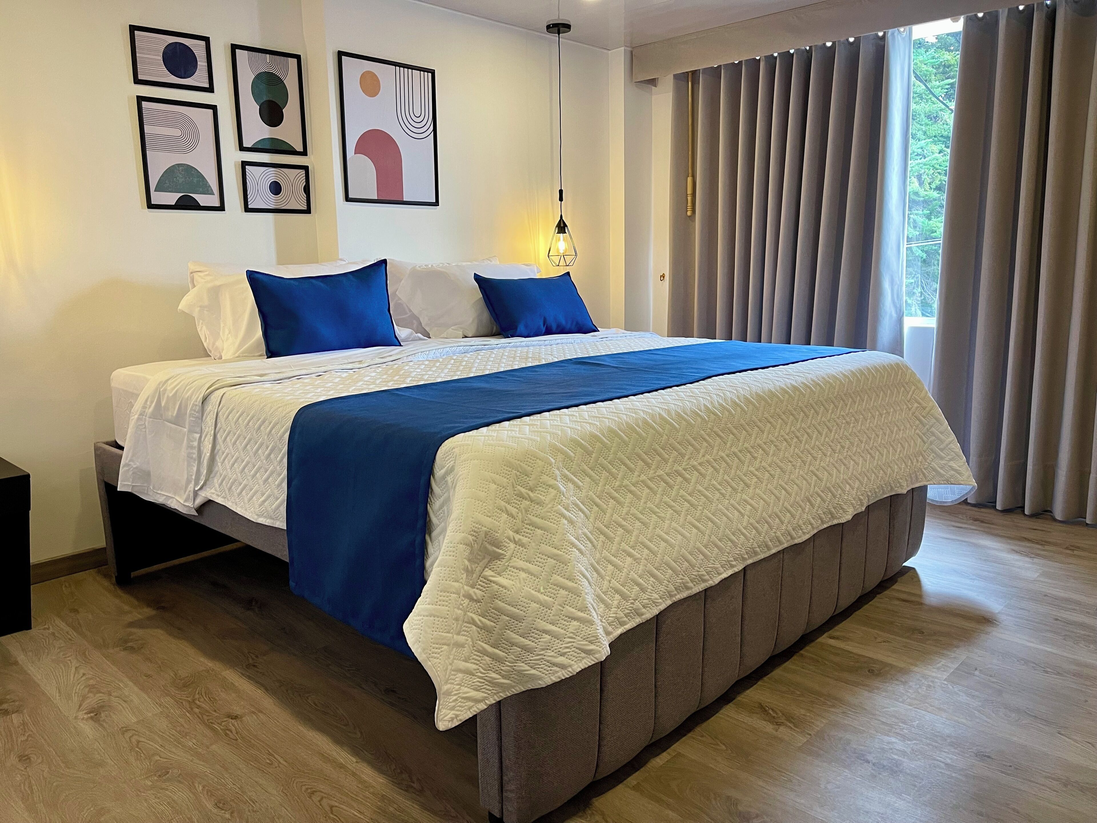 Laptop workspace, free WiFi, bed sheets