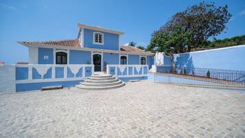 Fachada de la propiedad