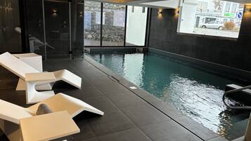 Indendørs pool, udendørs pool