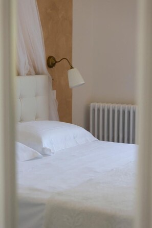 1 slaapkamer, een strijkplank/strijkijzer, wifi, beddengoed